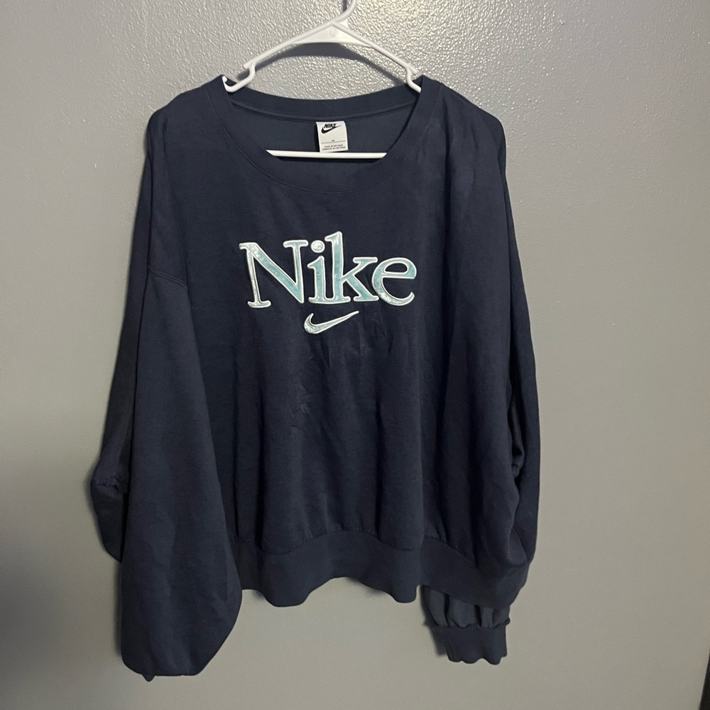 Nike Sweatshirt Women’s 3XL Navy Blue with light blue velvet logo on chest